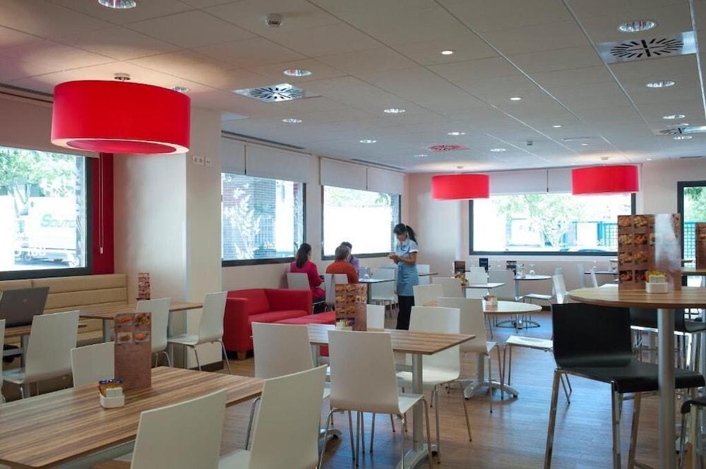 Travelodge Madrid Metropolitano Bagian luar foto