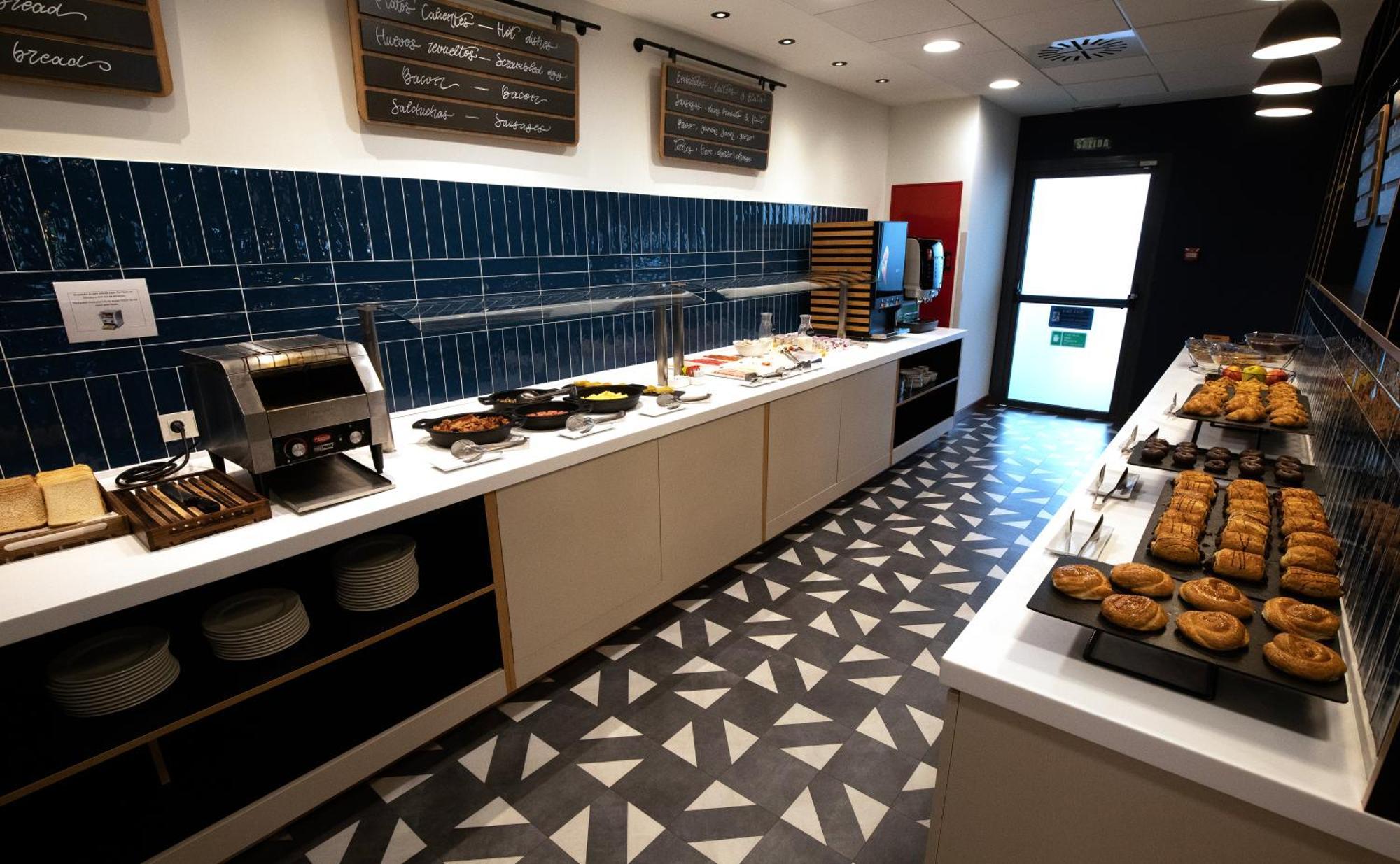 Travelodge Madrid Metropolitano Bagian luar foto