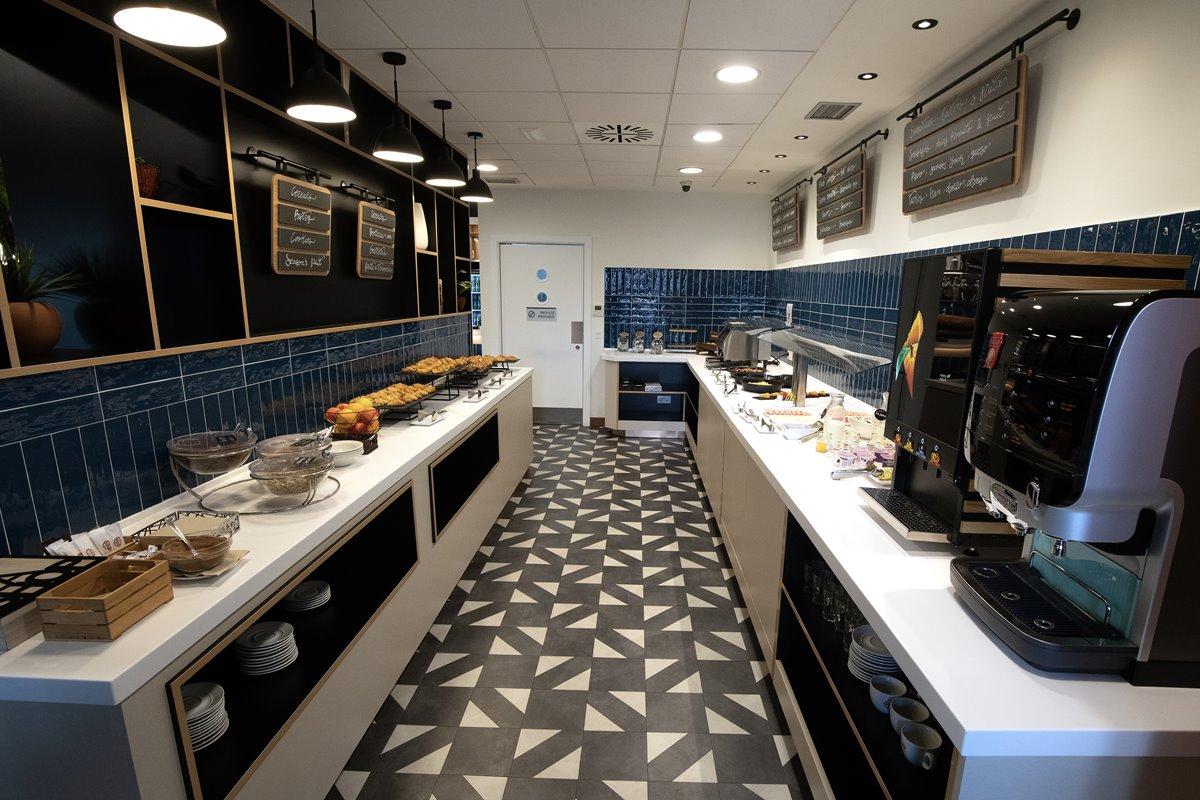 Travelodge Madrid Metropolitano Bagian luar foto